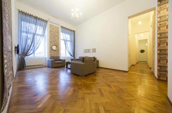 טביליסי Apartment On Tabidze 3/5 מראה חיצוני תמונה